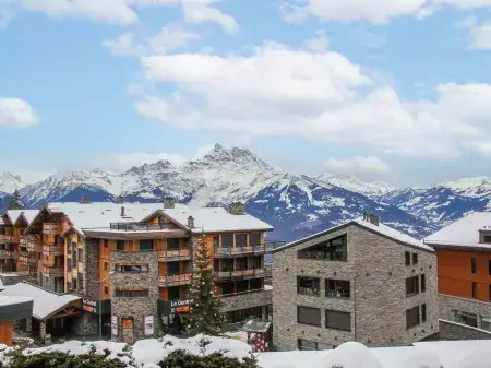 Grand-Hôtel B35 Отели рядом с достопримечательностью «Aigle Castle»