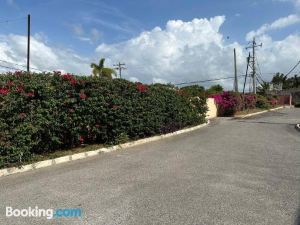 Remarkable 1-Bed Apartment in Montego Bay