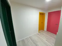 Three Doors Apartments, Papaya 1-Bedroom Apartment Отели в г. 