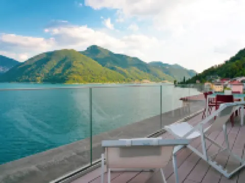 Lakeview Motta Penthouse in Melide Hotels in Melide