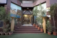 Hafez Hotel Apartments - Al Ras Metro Station Hotels near Dubai Gold Souk