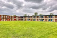 Suburban Studios Neenah-Appleton Hotels in Menasha