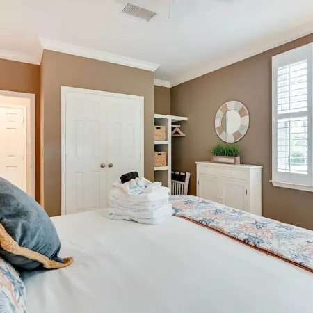 Charming Cottage Near Golf Courses & Marsh Walk!