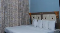Royal Park Hotel & Suite - Guest Room - balcony