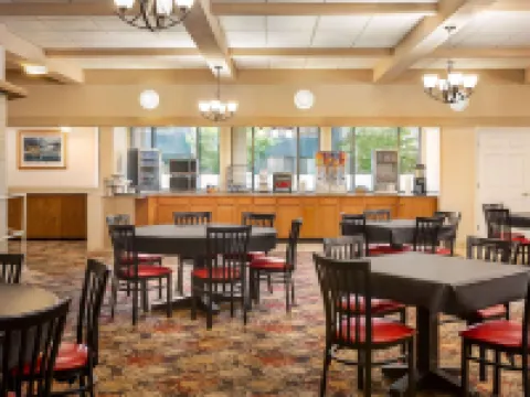 AmericInn by Wyndham la Crosse Riverfront Conference Center Hotels in La Crosse