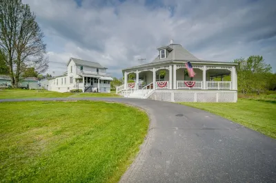 Historical Magnesia Springs Home, Near Kayaking! Hotels in Washington Township