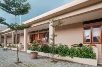 RedDoorz Plus Syariah at Hotel Indonesia Kajen Hotel a Karanganyar