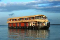 Cosy Houseboats