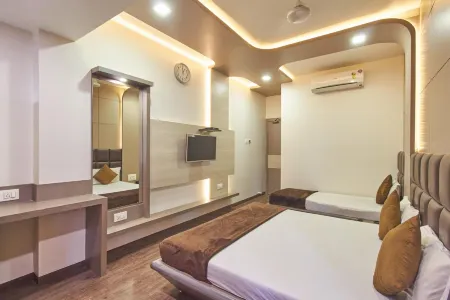 Hotel Oasis Отели рядом с достопримечательностью «Гейтуэй Оф Индия Мамбай»