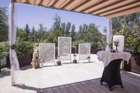 Eurostars Madrid Congress Отели рядом с достопримечательностью «San Sebastián de los Reyes The Style Outlets»