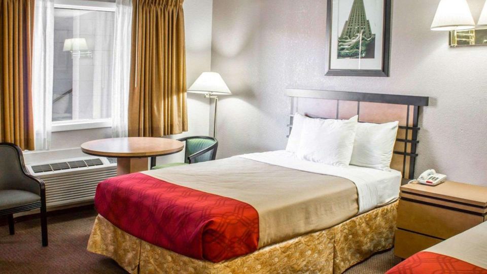Econo Lodge Inn & Suites Colonie Center Mall