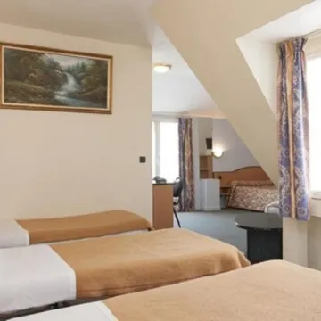 Hotel Ferney République Hoteles cerca de Estación de metro Temple