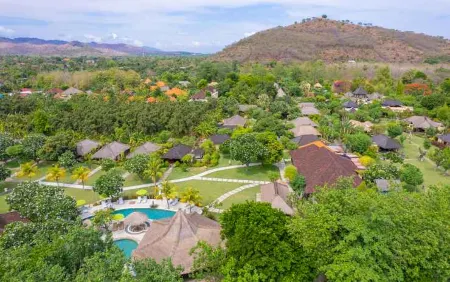 Taman Sari Bali Resort and Spa Отели рядом с достопримечательностью «Biorock Pemuteran bali»