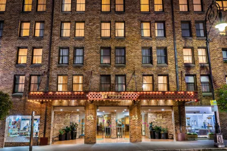 Sydney Harbour Hotel Отели рядом с достопримечательностью «Остров Пинчгут»