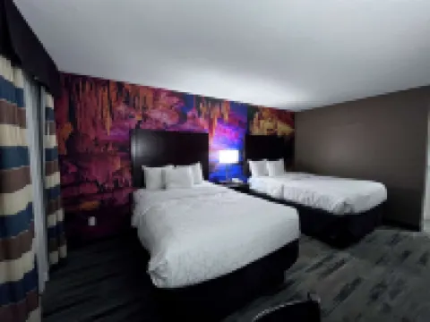 SureStay Plus by Best Western Corydon Hotels in Harrison Township