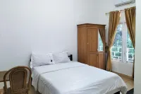 Wisma Silampari Mitra RedDoorz Hotels in Pedang