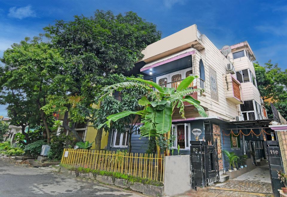 Spot on Delight Hotel & Homes 로비