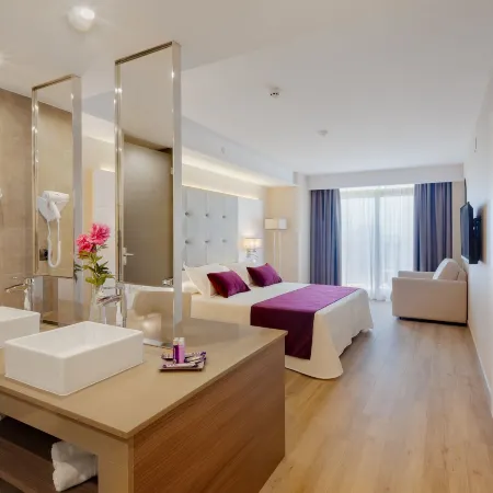 Hotel Beverly Park & Spa Отели в г. Бланес