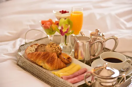 Pousada Palacio de Queluz – Historic Hotel Отели в г. Алфражиде