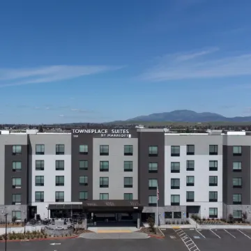 TownePlace Suites Pleasanton Отели в г. Плезантон