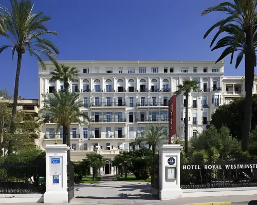 Hôtel Vacances Bleues Royal Westminster Hotels in Menton