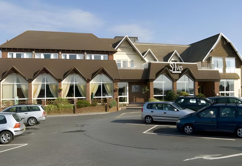 St Ives Hotel - Housity