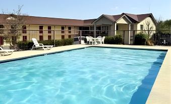 Days Inn by Wyndham Dahlonega University Area