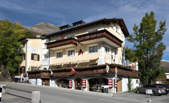 Conrad's Mountain Lodge