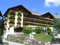 Hotel Waldhaus am See Hotels in der Nähe von South Plattform Landwasserviadukt viewpoint