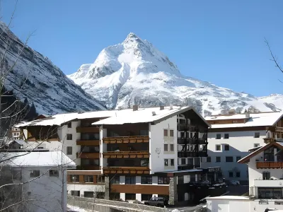 VAYA Galtür Paznaun inklusive Silvretta Card Premium im Sommer Hotels in der Nähe von Stausee Kops