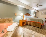 Rodeway Inn Delano - Parking