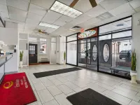 Econo Lodge Inn & Suites Các khách sạn ở Waterloo
