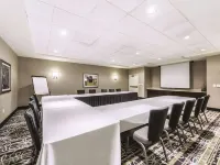 La Quinta Inn & Suites by Wyndham San Antonio Downtown Hotels near Ojeda Park