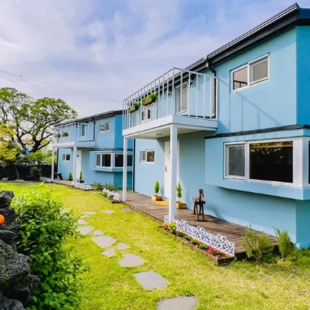 Jeju Mansion 375 Pension Отели рядом с достопримечательностью «Комплекс Мёнвольдэ»