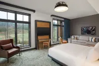 Cloudland at McLemore Resort Lookout Mountain, Curio by Hilton Hotels in LaFayette