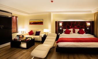 Grand Valley Hotel