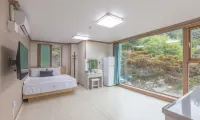 Sancheong Jirisan Osong Pension Hotels in 