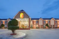 Super 8 by Wyndham Morrilton Hotels in Oppelo