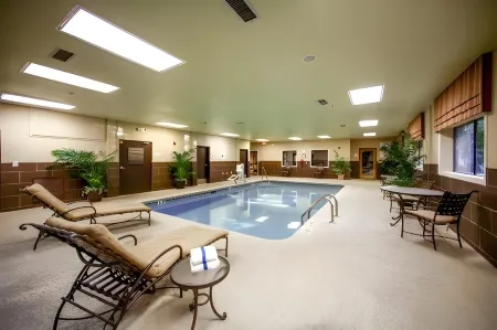 Holiday Inn Express & Suites Atlanta-Emory University Area Отели в г. Друид Хилс