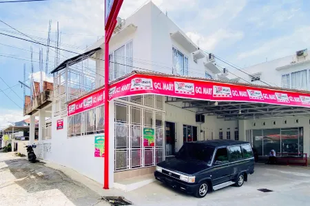 RedDoorz Syariah at GCL Bukittinggi Отели в г. Campago Guguk Bulek