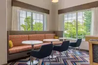 Hampton Inn by Hilton Manchester - Завтрак