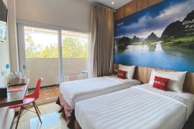 Front One Hotel Airport Solo