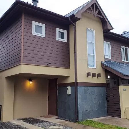Linda Casa Familiar, Segura Y Muy Buena Ubicación