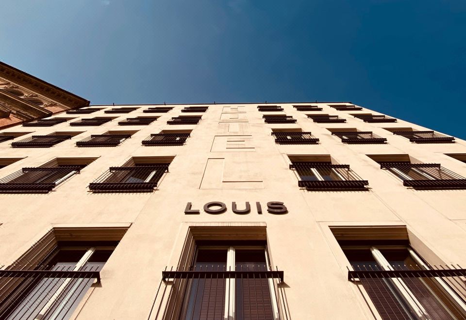 Louis Hotel