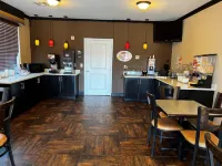 Super 8 by Wyndham Center - breakfast