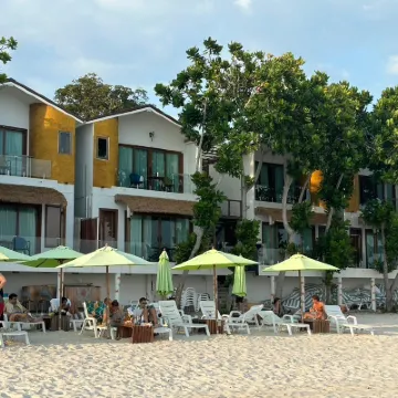 鑽石海灘度假村 奧菩薩附近的飯店