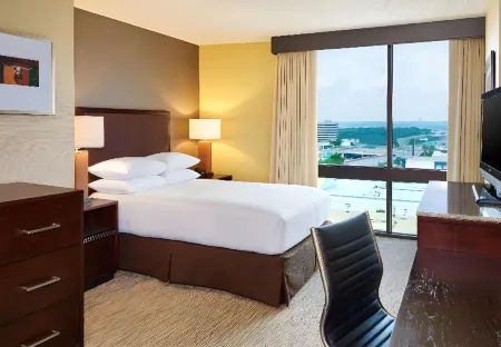 DoubleTree by Hilton San Antonio Airport