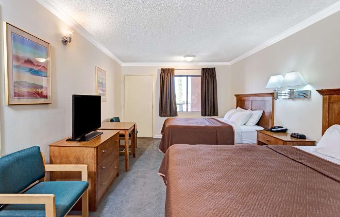 Travelodge by Wyndham Pasadena Central