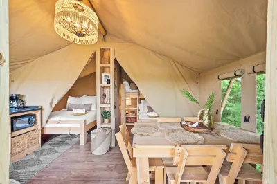 The Glamping at Eden Reserve Hôtels à : Comte de Grant
