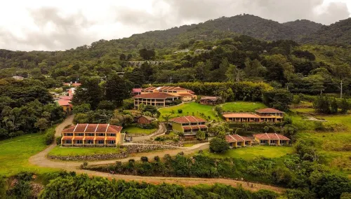 Hotel Montaña Monteverde - صديق للحيوانات الاليفة